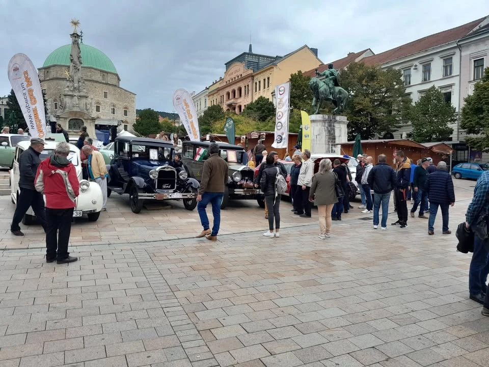 Veterán Korzó - Vendég a Pécsi Oldtimer Club