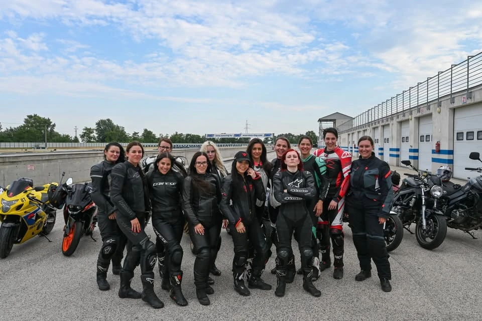 Track Angels #csakcsajok motoros nap