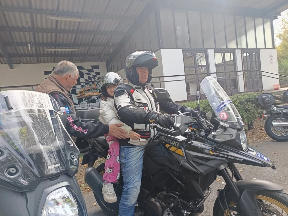 Szalki-szigeti jótékonysági gyermekmotoroztatás