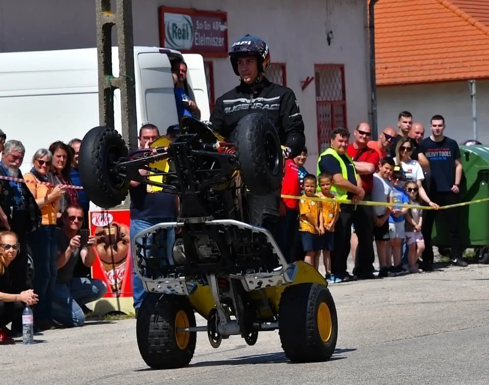 Tápai Tamás Tapi Motoros Bemutató a Csépai Falunapon